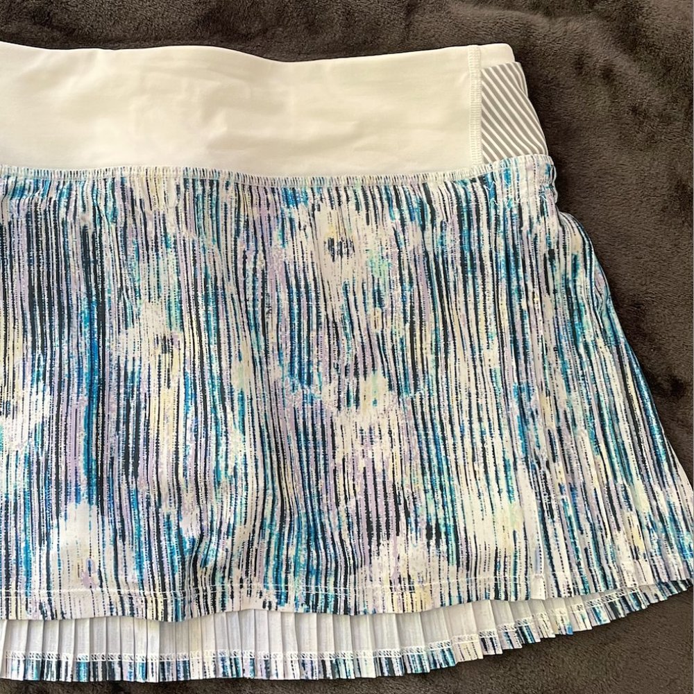 Lululemon Women's Size 6 Multicolor Skort